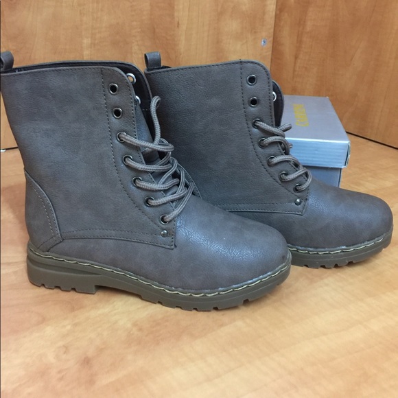 Other - Youth Child boot  size 2 brown